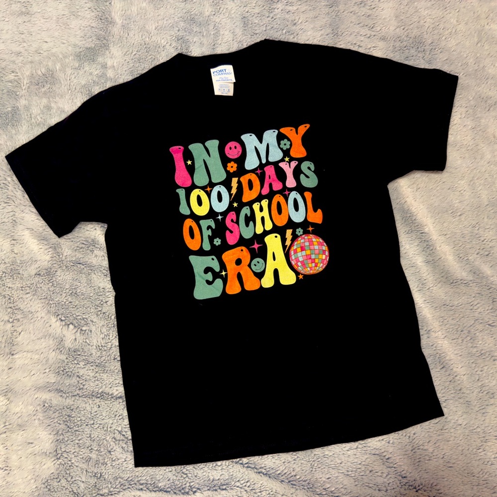 Youth medium (8/10) 100 Day of School tshirt